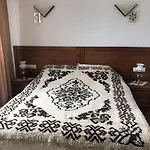 Breathtaking Mountain View 3 Bedrooms *