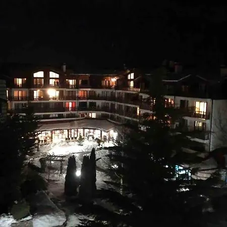 Breathtaking Mountain View 3 Bedrooms 公寓 *