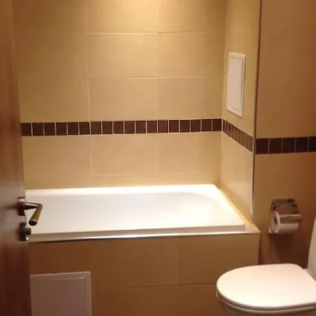 Breathtaking Mountain View 3 Bedrooms 公寓 *