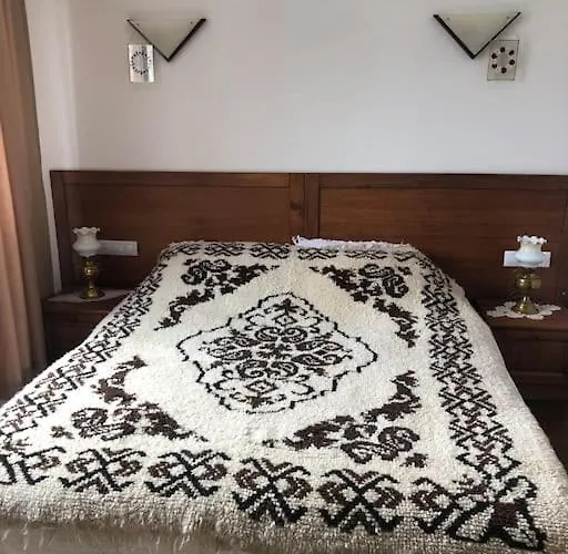 Breathtaking Mountain View 3 Bedrooms *