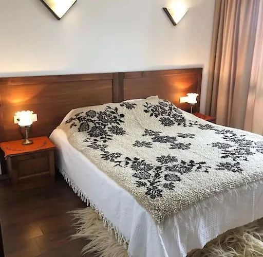 Breathtaking Mountain View 3 Bedrooms Daire Bansko